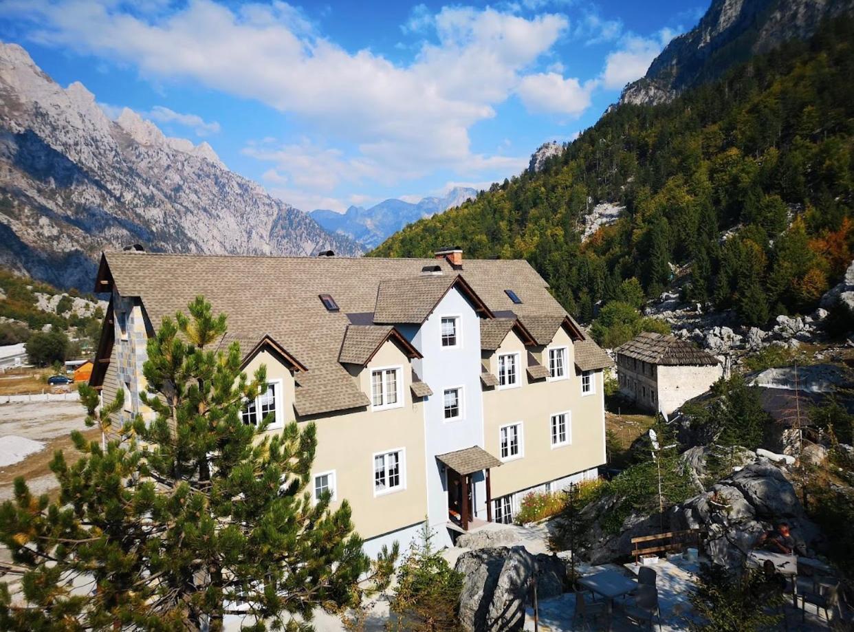 Bujtina Valbone Hotell Exteriör bild