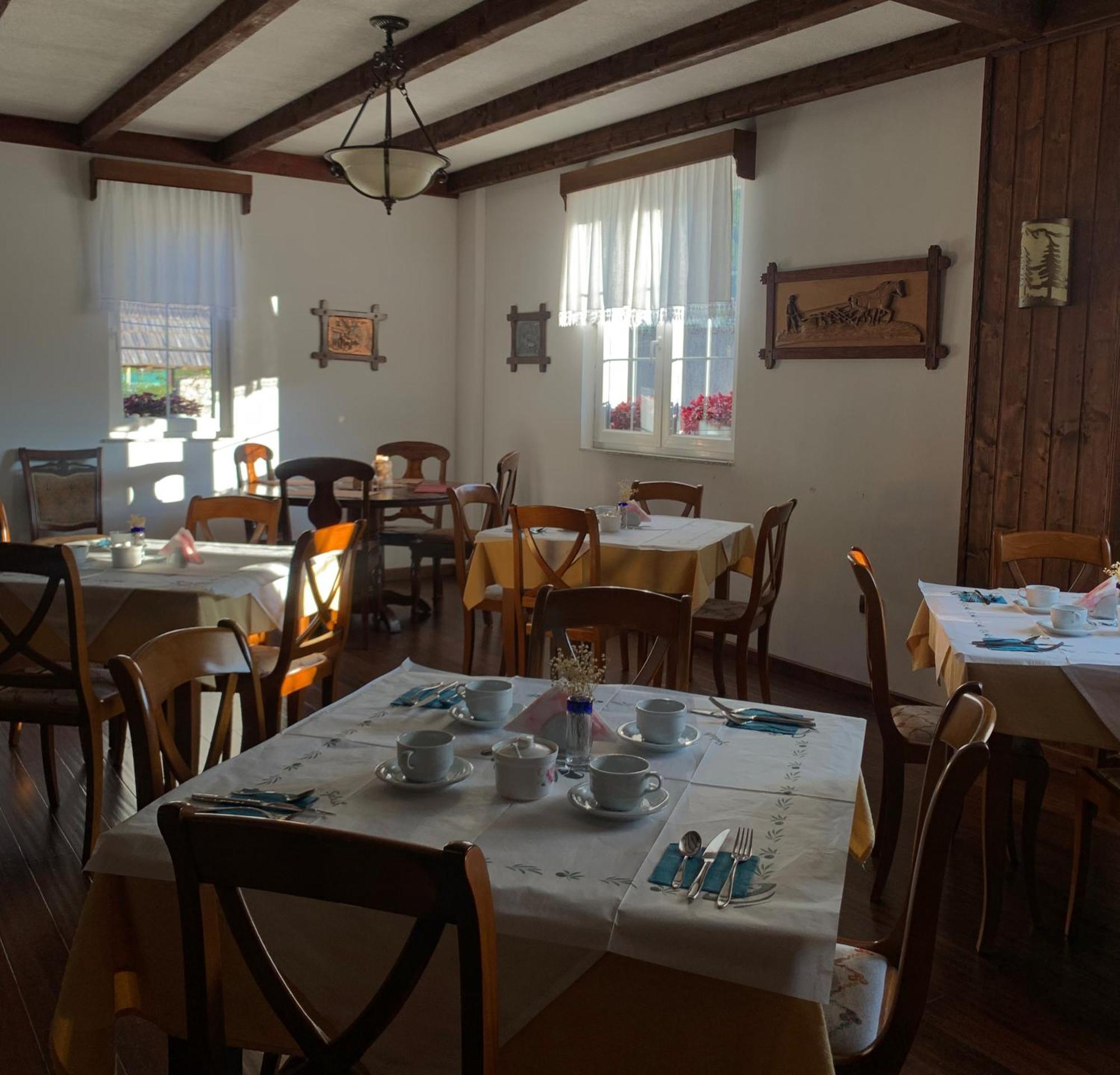 Bujtina Valbone Hotell Exteriör bild