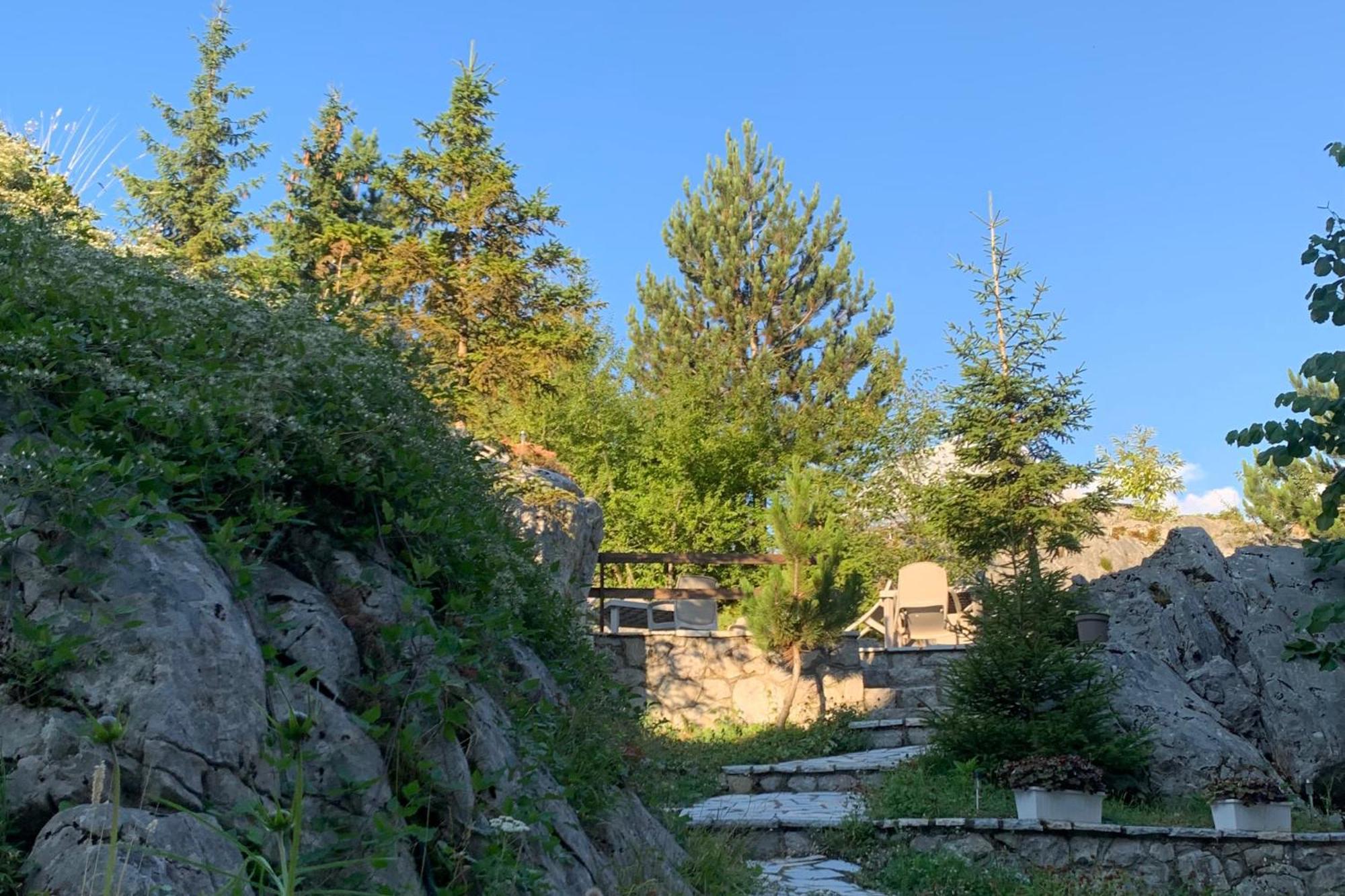 Bujtina Valbone Hotell Exteriör bild